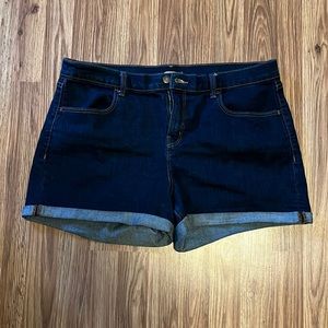Old Navy Women’s Midi Jean Short, Size 16